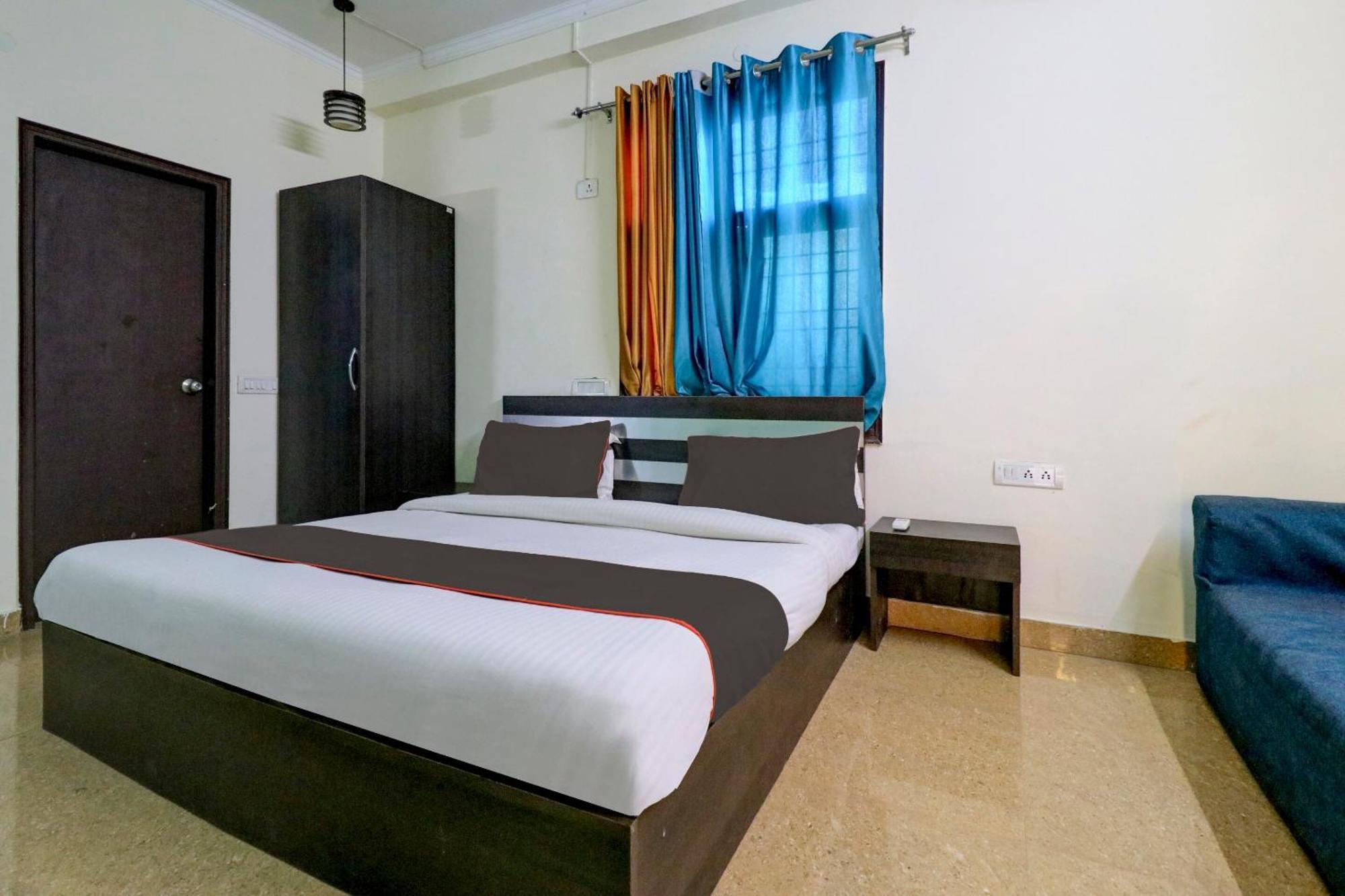 Hotel O Urban Wings Nuova Delhi Esterno foto